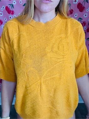 Women's Mustard Short-Sleeve Knit Top
